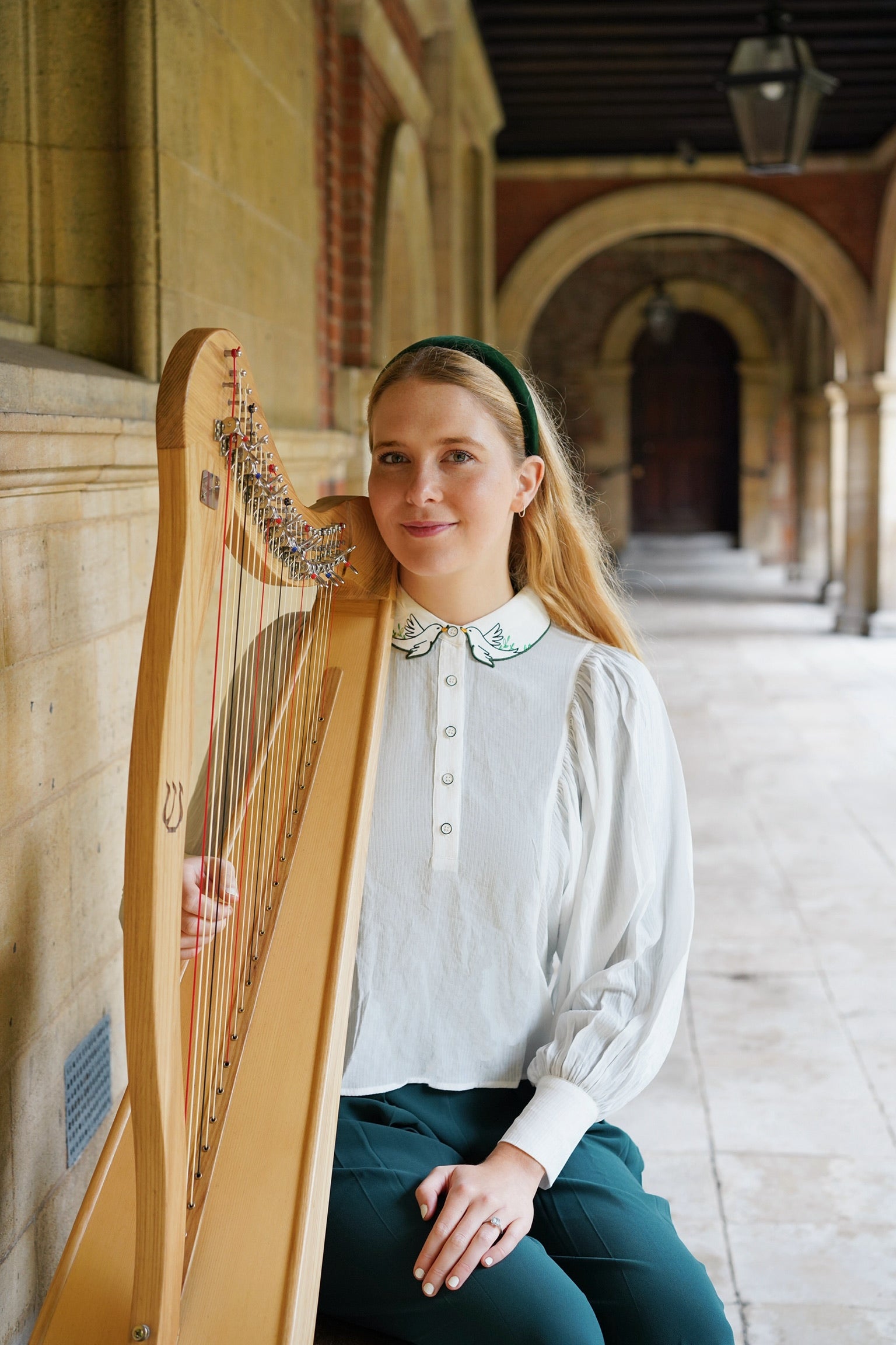 Lucky Songbird Blouse (White）