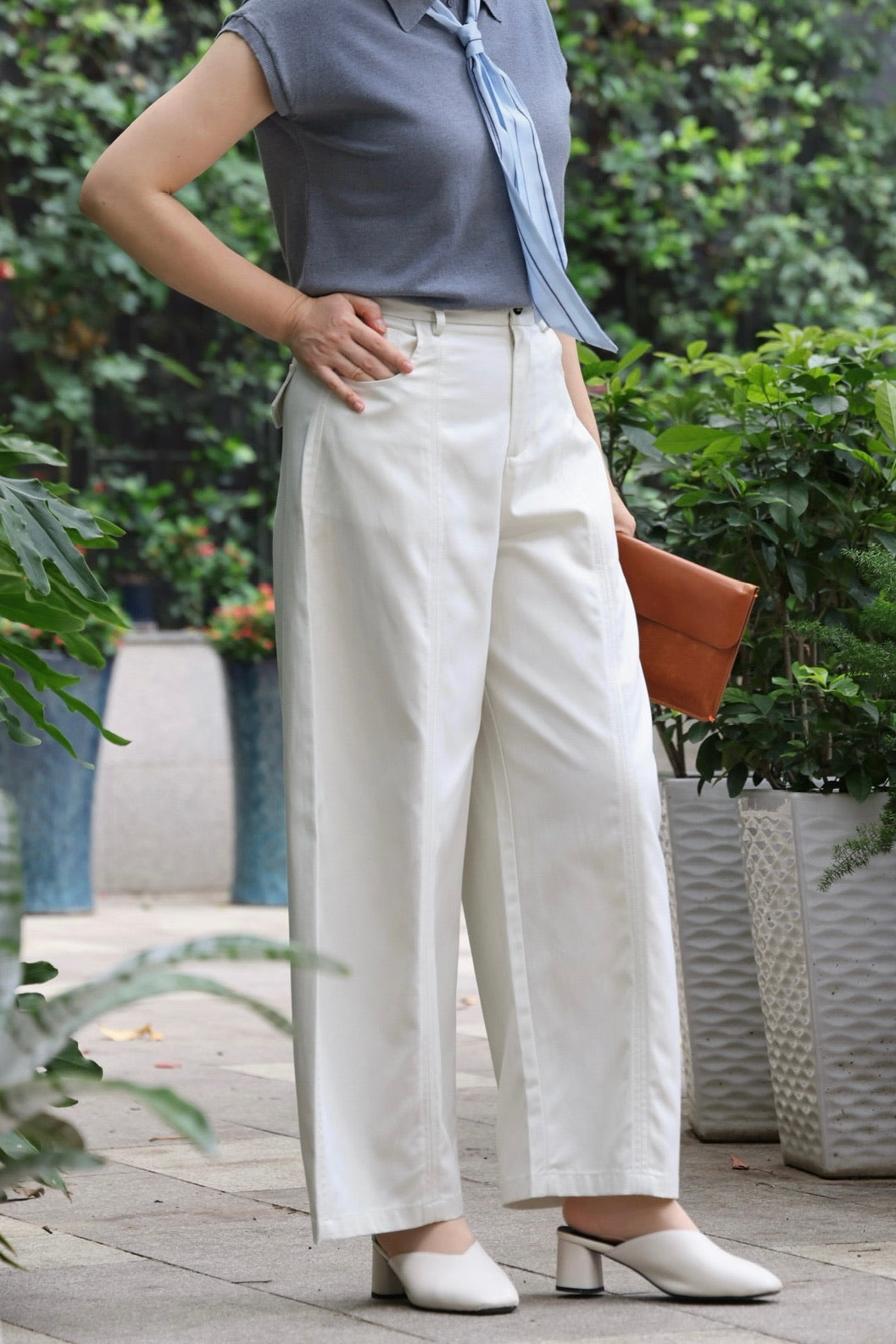 Lyocell Blend Barrel Trousers (Ivory)