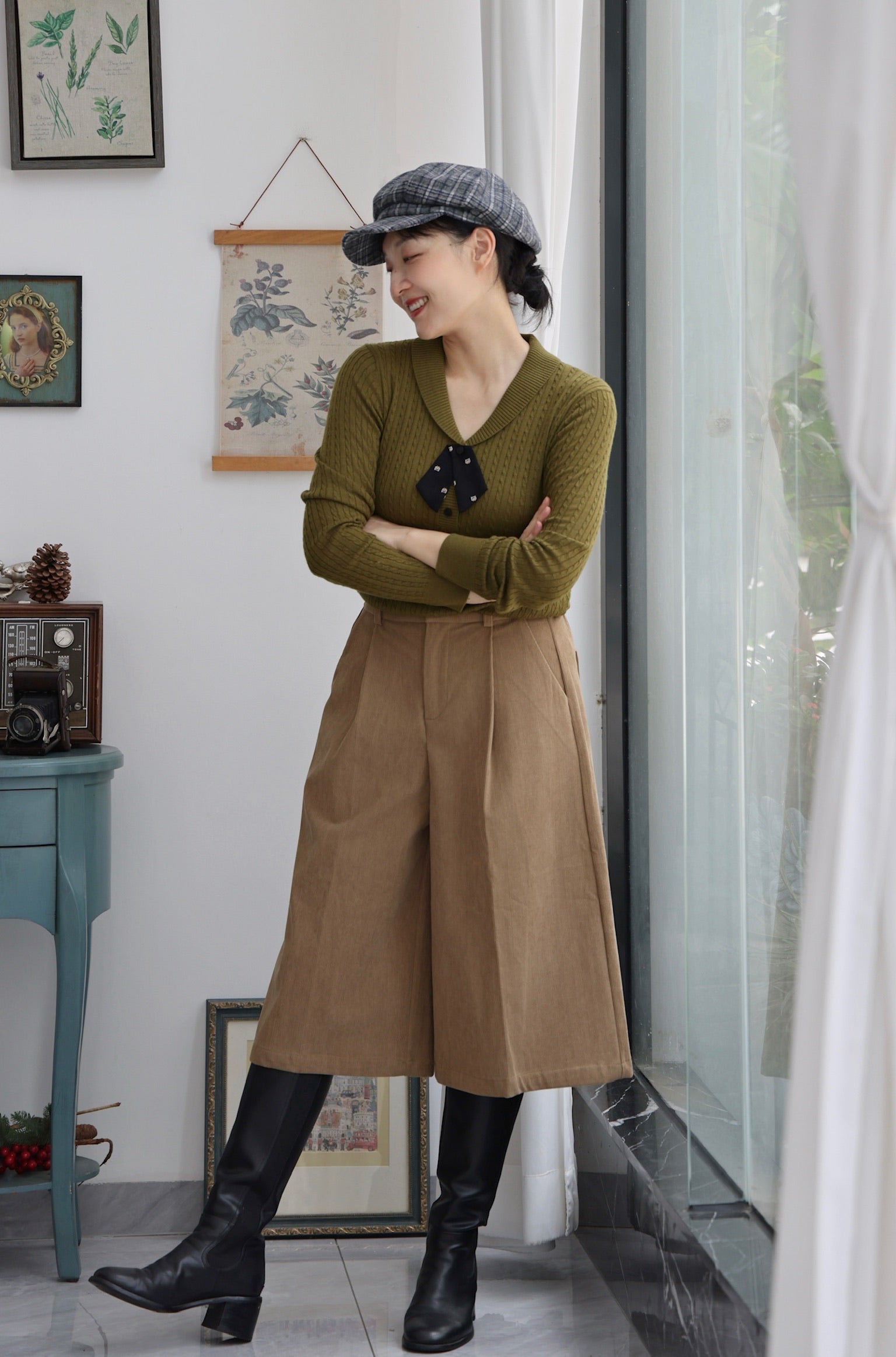 Minimal Corduroy Culottes (Camel)
