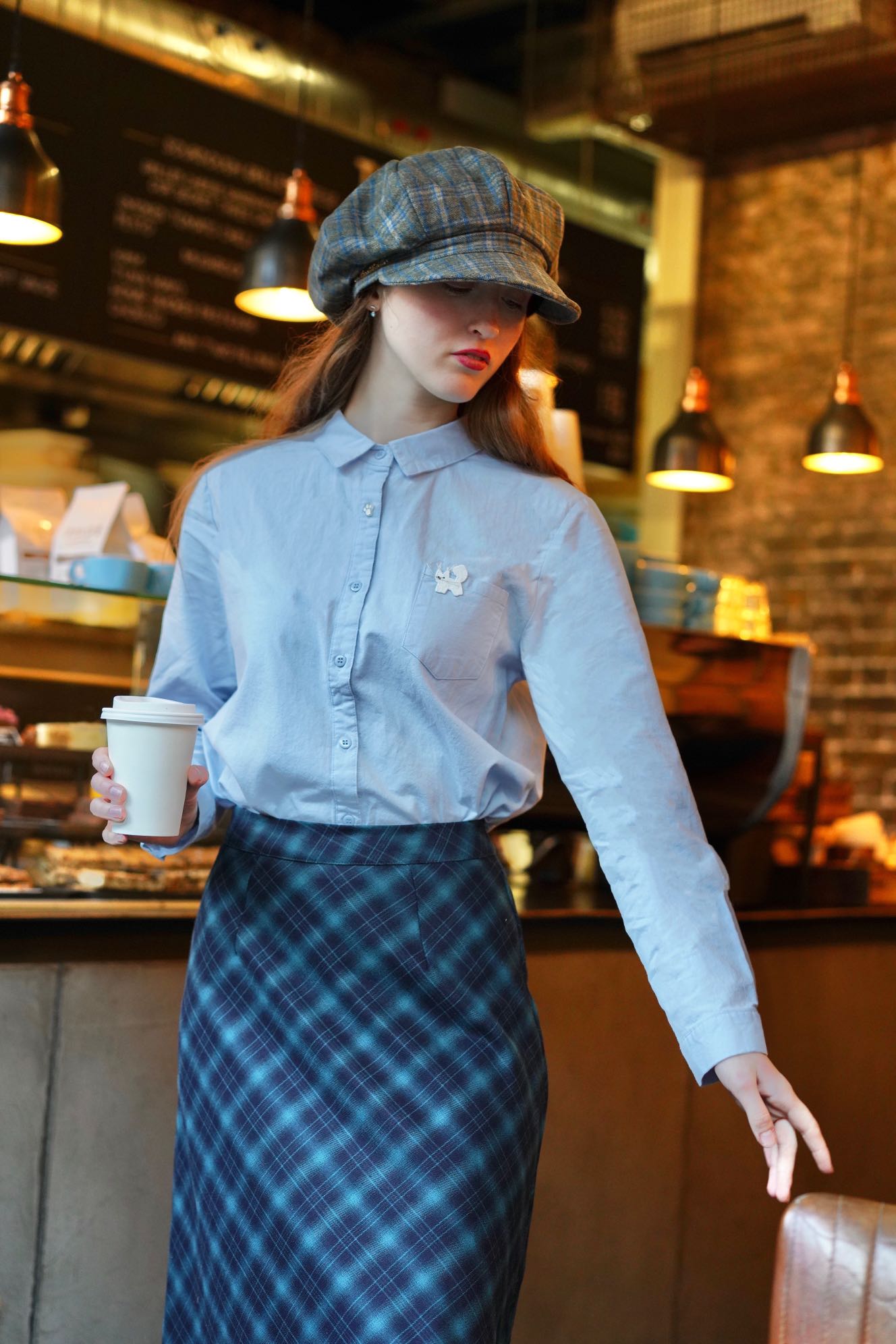 PeakyBladeNewsboyCapHat_HighlandTartanMidiSkirt_HairyKittyCottonShirt_Blue_IvyLeagueJumper_13.jpg