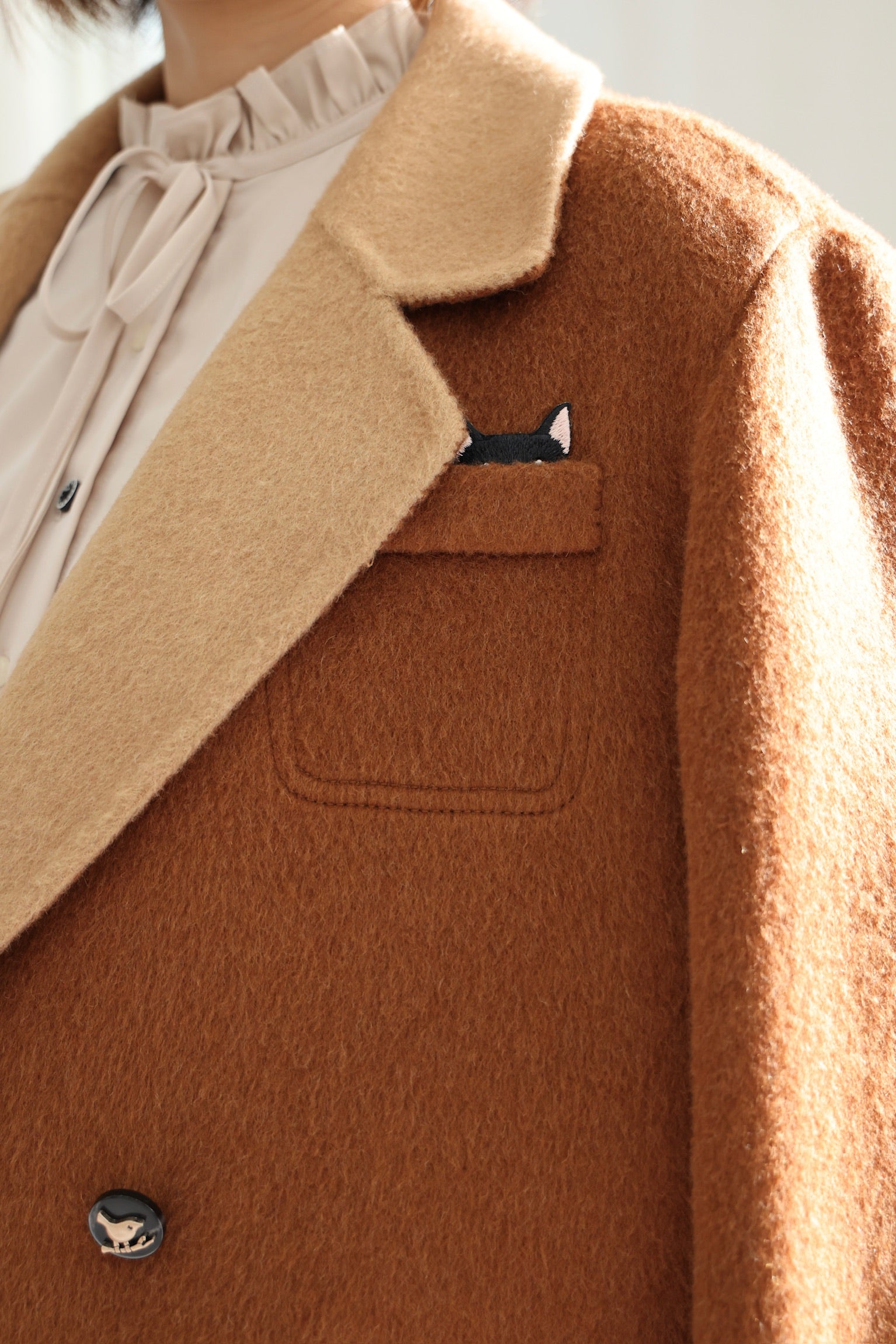 Peekaboo Cat Wool Blazer (Cambridge Brown)