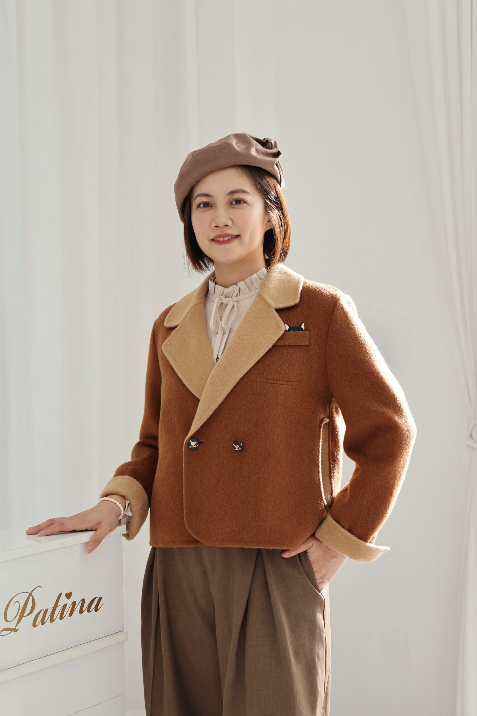 Peekaboo Cat Wool Blazer (Cambridge Brown)