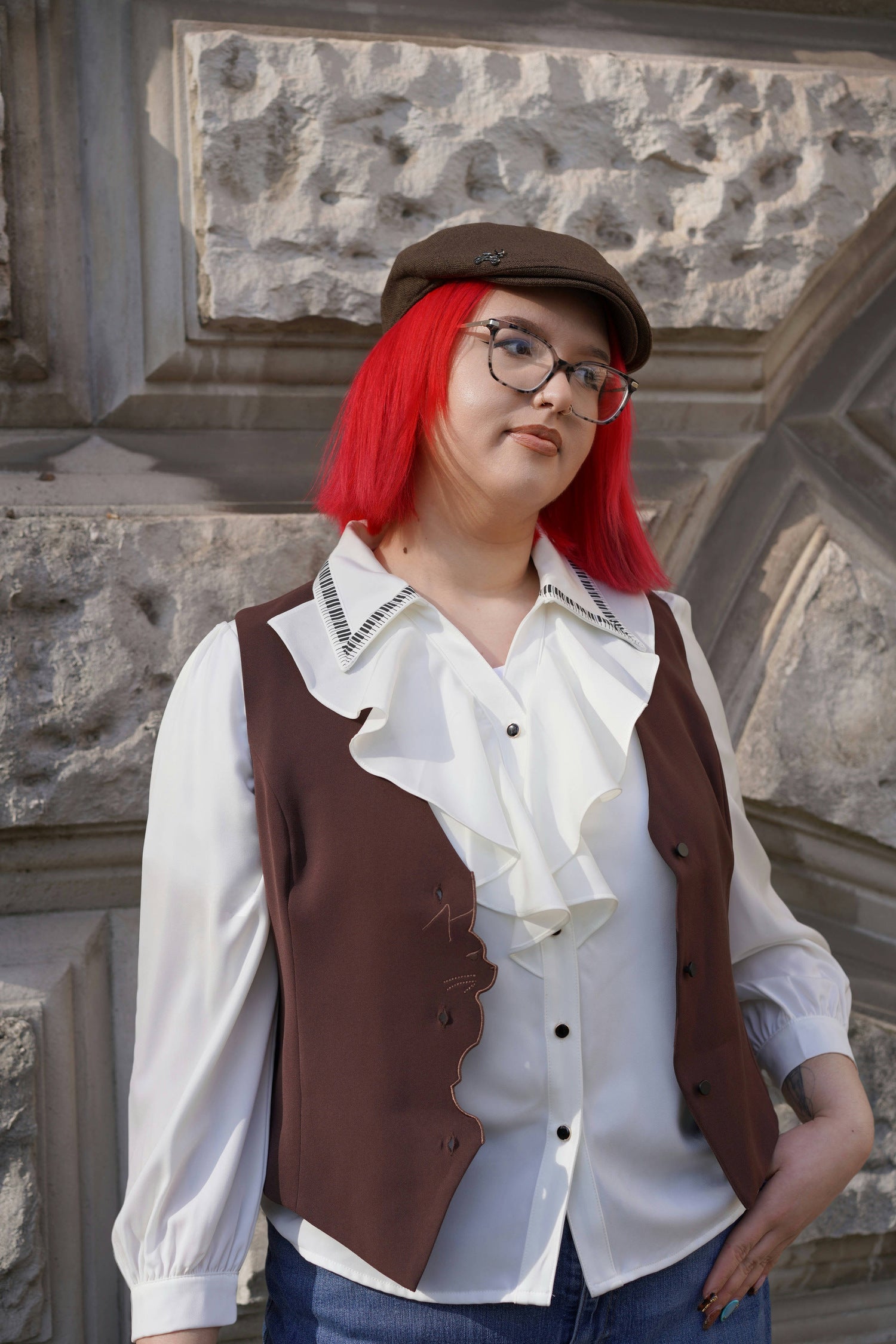 PeekyKittenWaistcoat_PianoCollarRuffledBlouse0.jpg