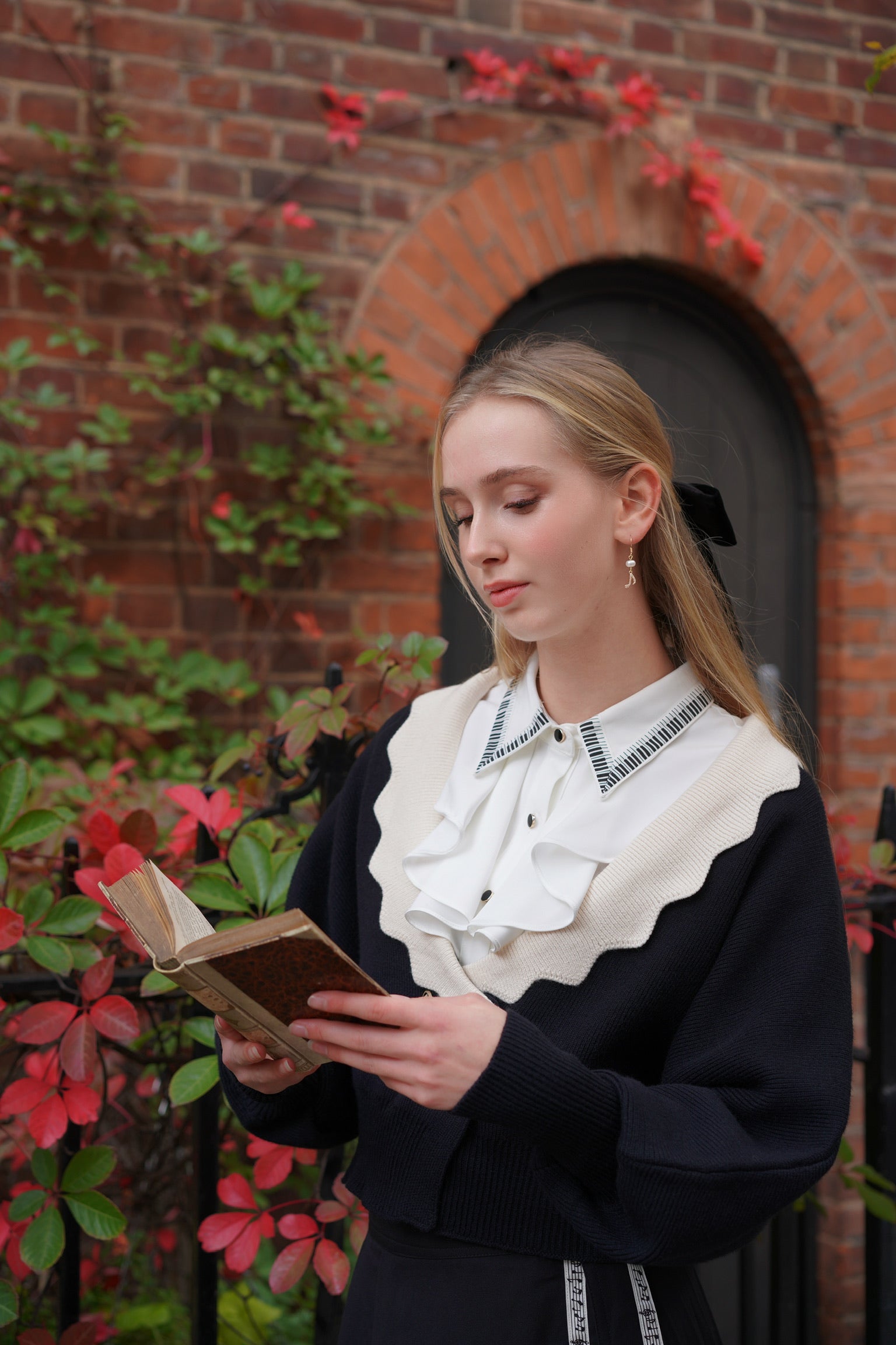 Yvonne Cardigan (Black)