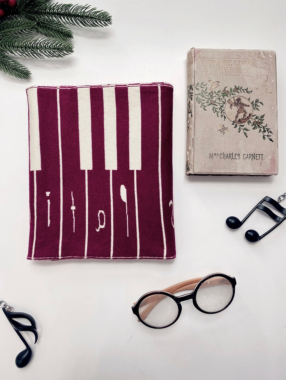 Piano Scale Scarf (Wine)