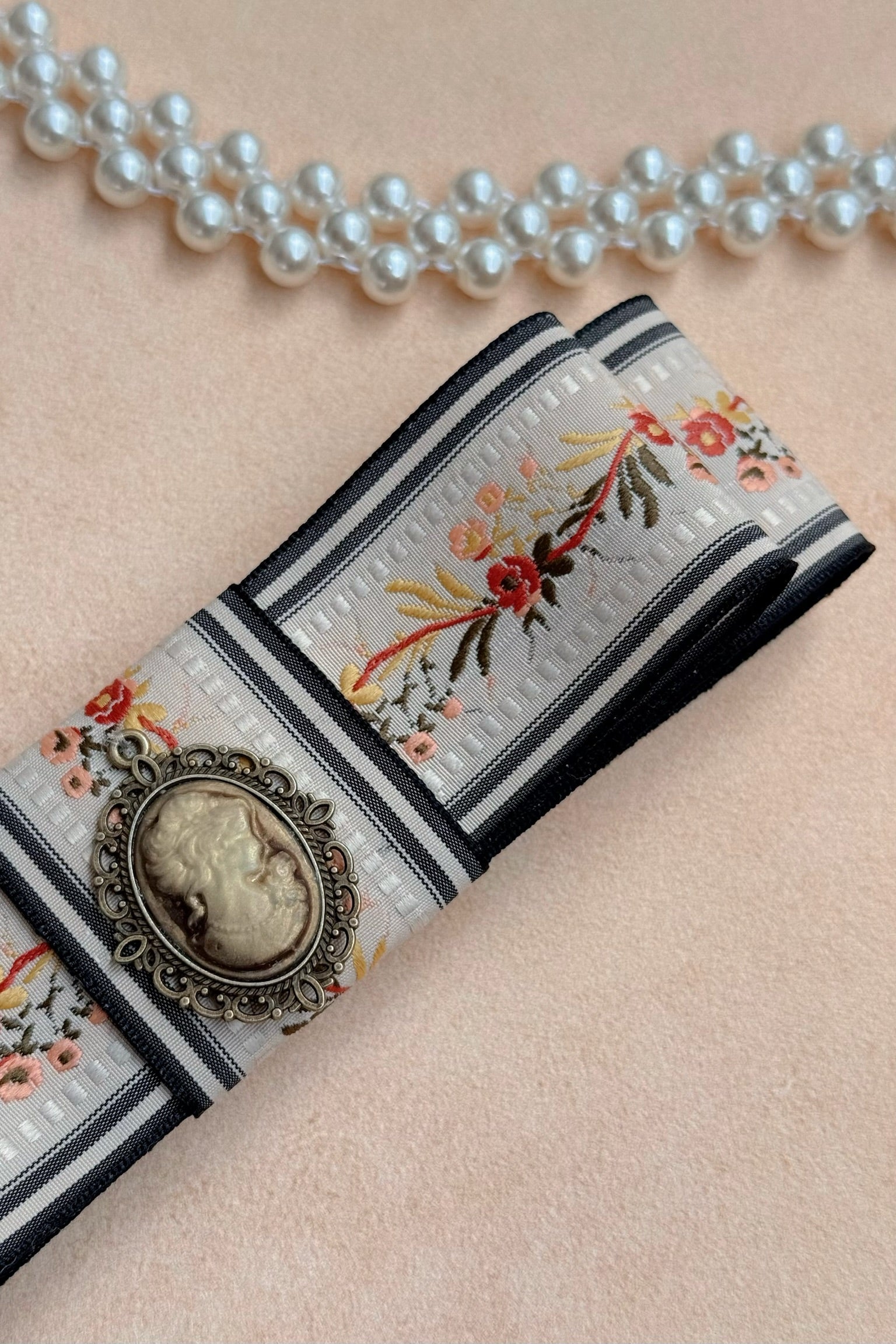 Regency  Handmade Cameo Bow Clip