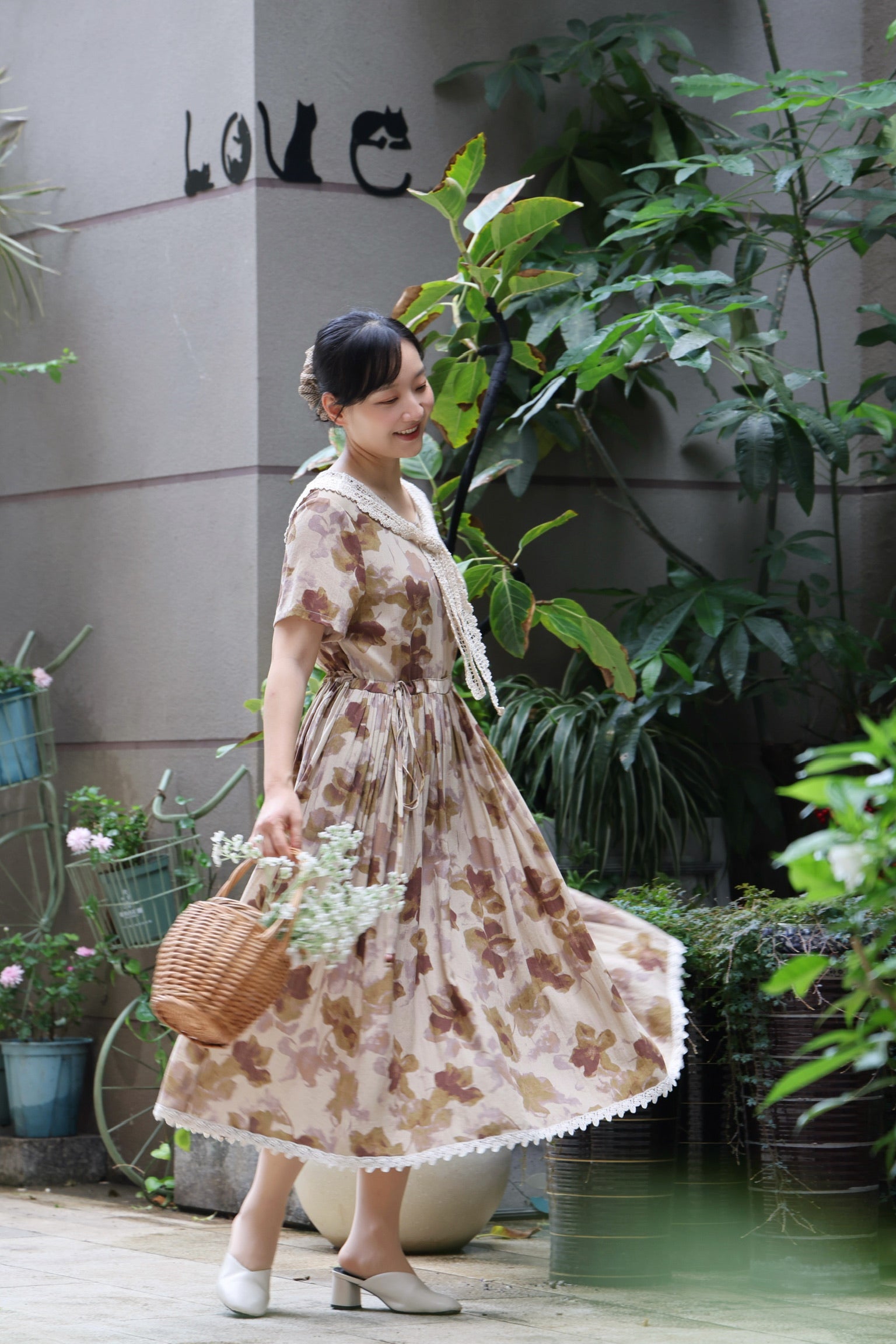 Royal Forest Cottage Dress (Faded Anemone)