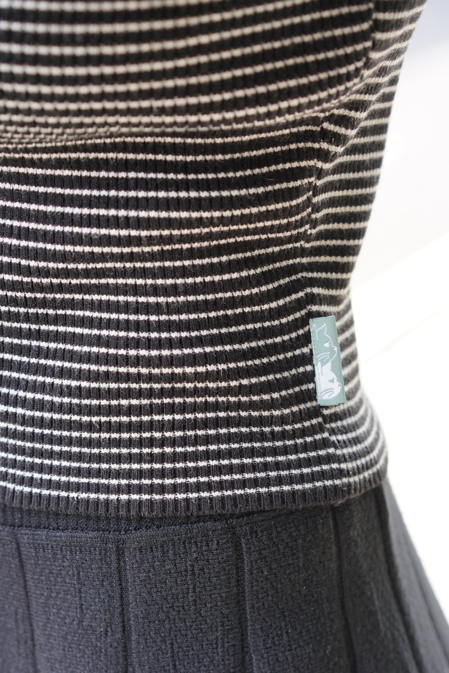 Seafarer Cropped Knit Top (Black)