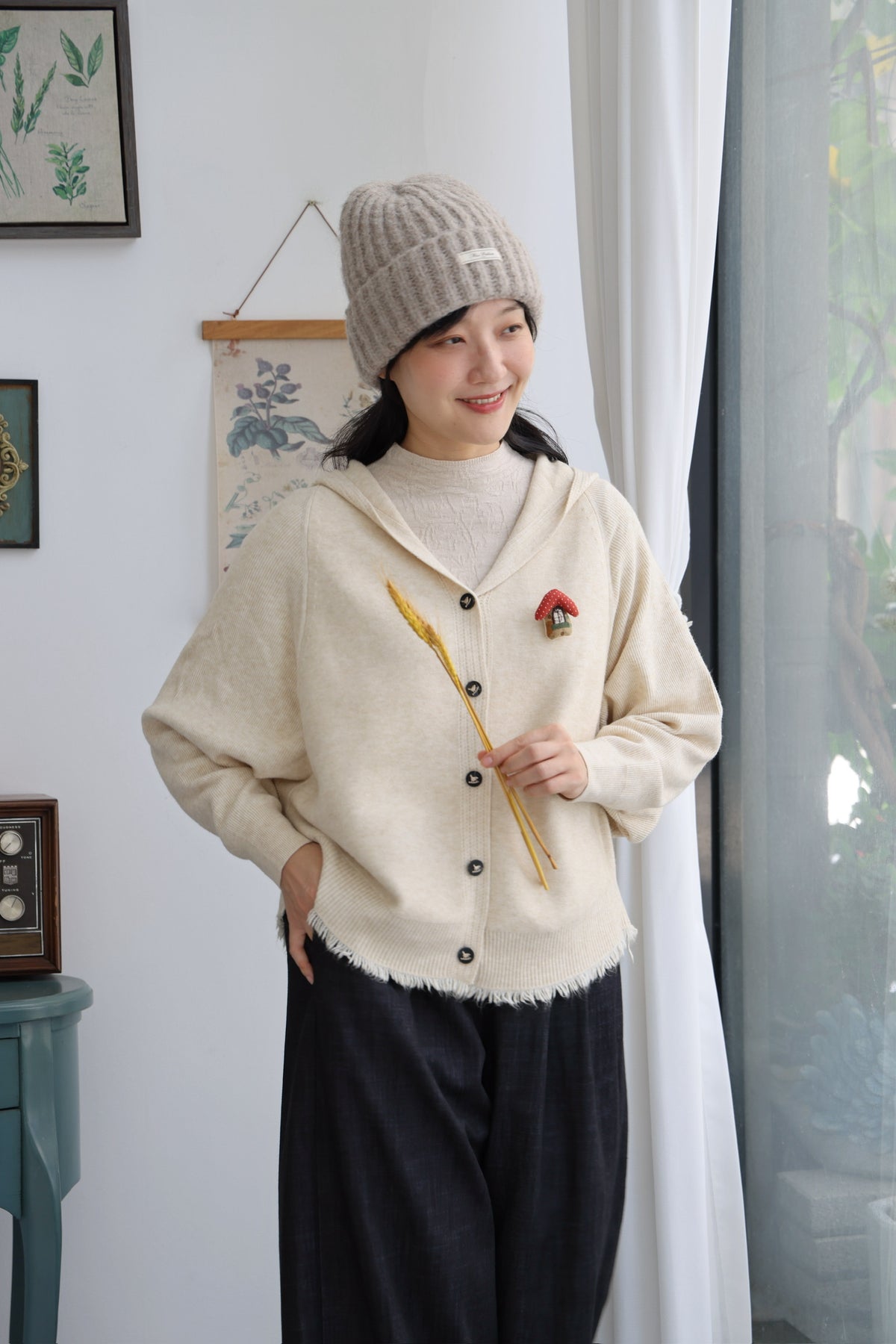 Shepherd’s Cottage Hooded Cardigan (Oatmeal)
