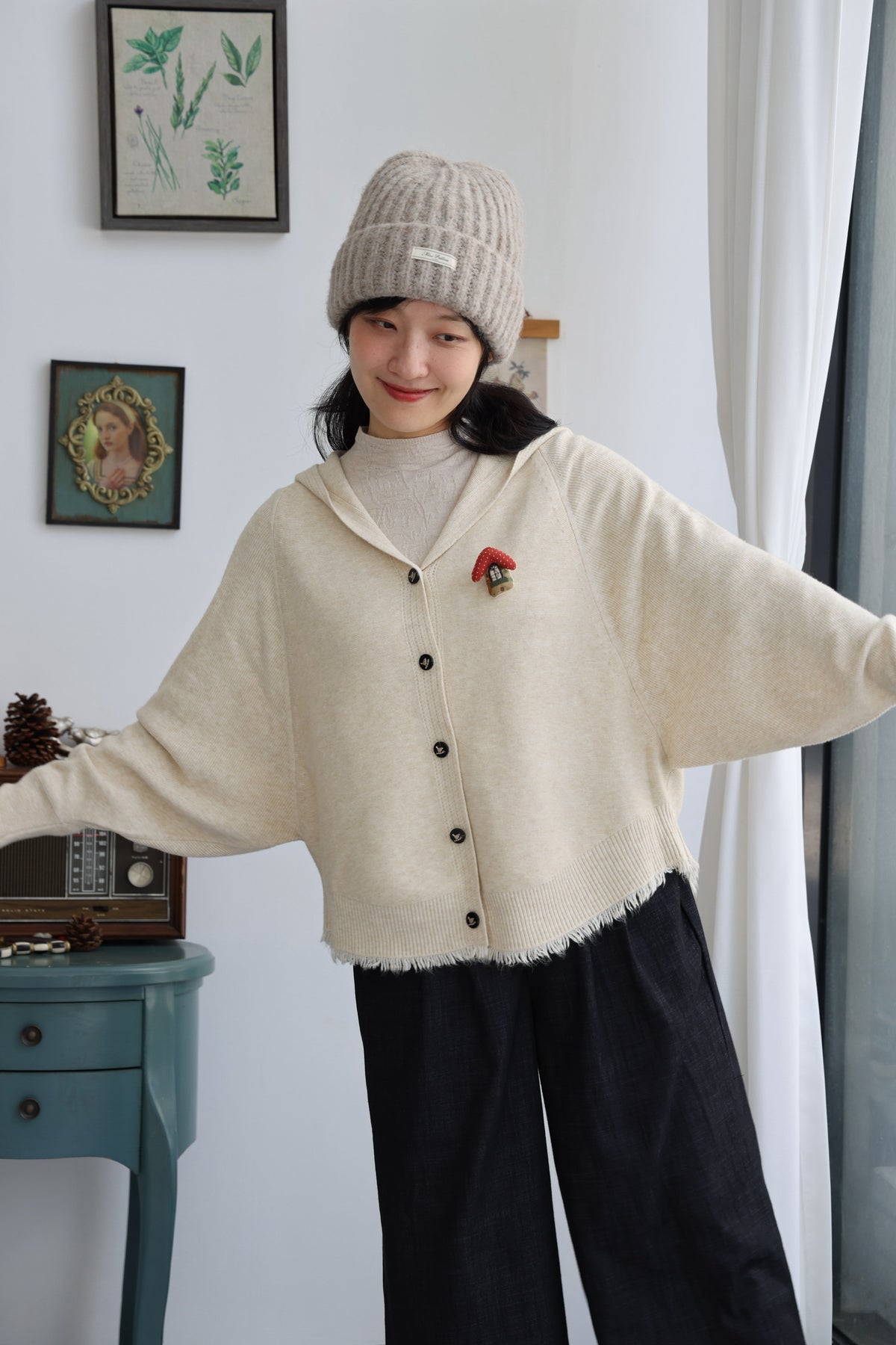 Shepherd’s Cottage Hooded Cardigan (Oatmeal)