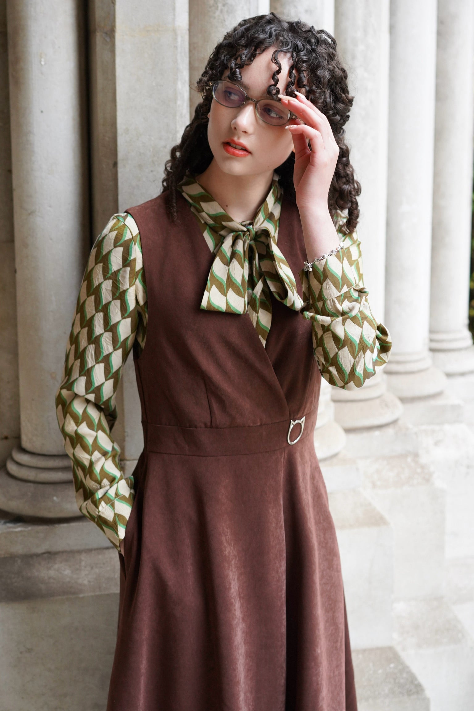 Sleek Kitty Pinafore (Cocoa Brown)