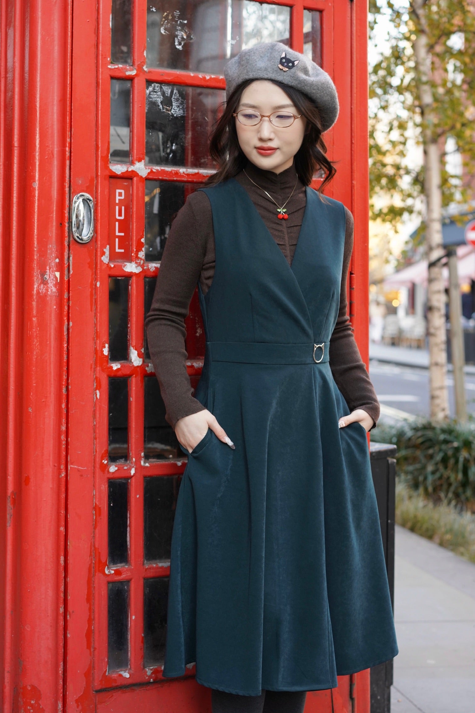 Sleek Kitty Pinafore (Emerald Green)