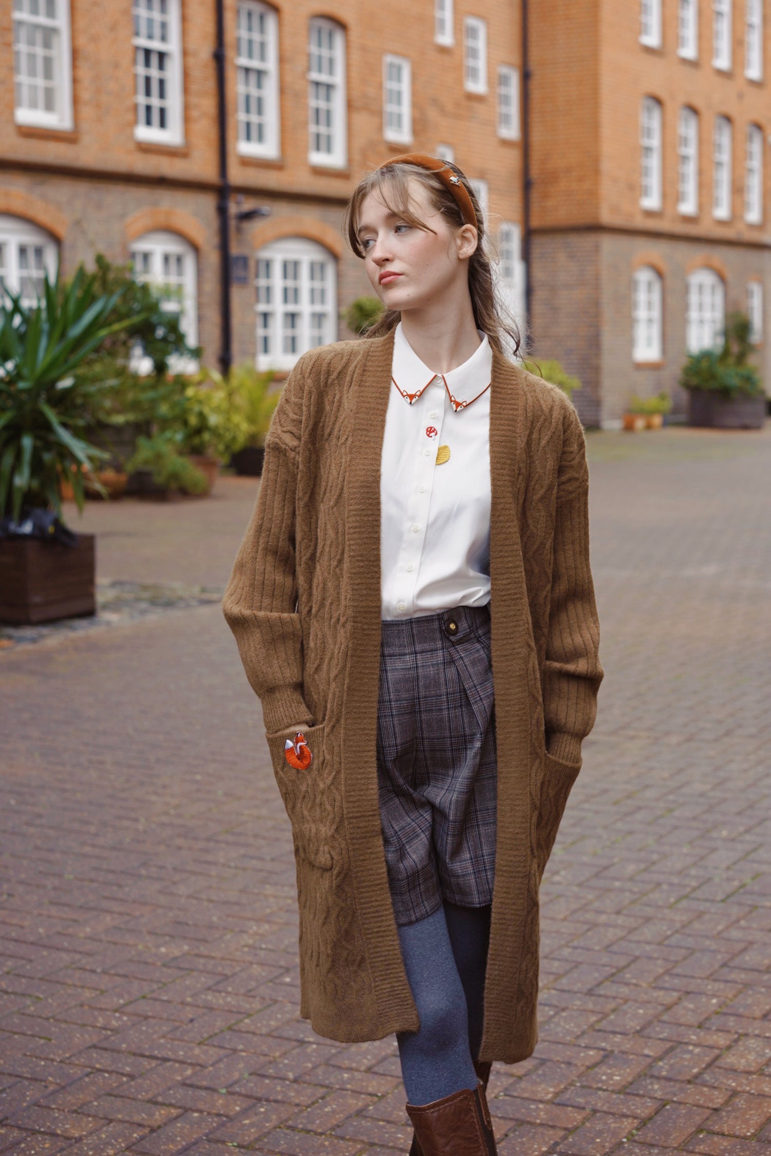 Slouchy Cable Fox Cardigan (Warm Brown)