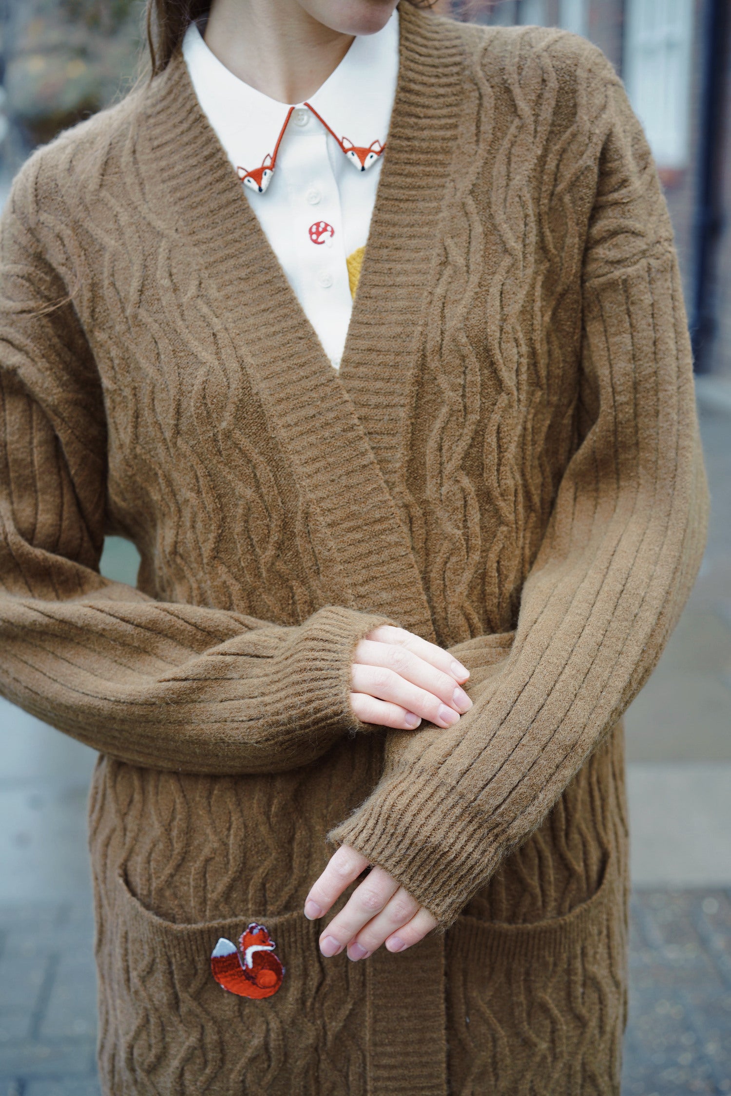 Slouchy Cable Fox Cardigan (Warm Brown)