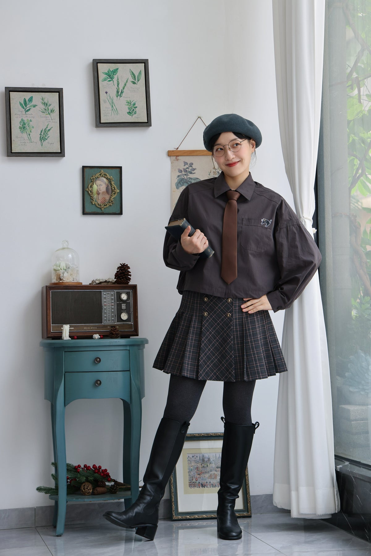 Startled Kitty Blouson Shirt (Charcoal)