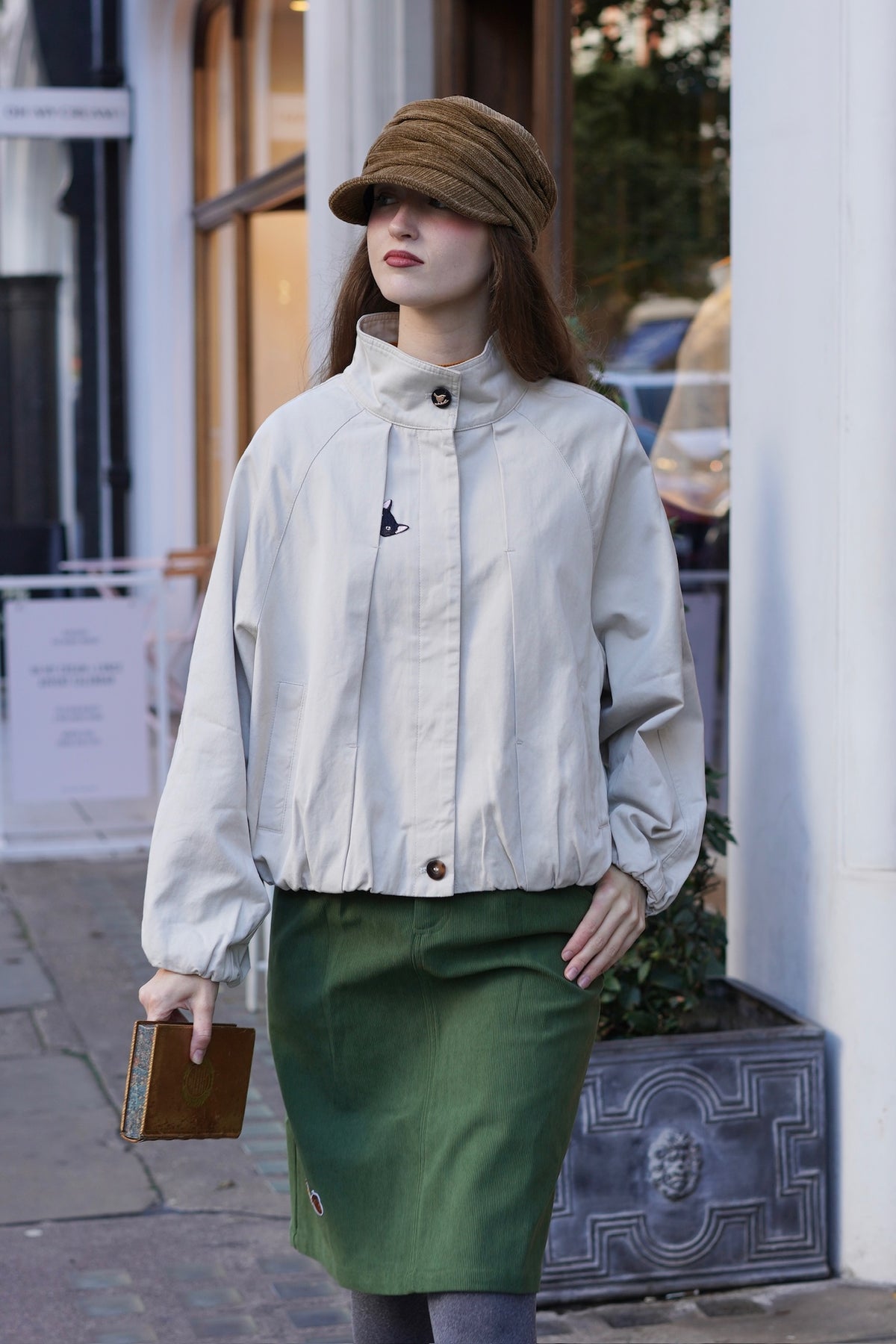 Startled Kitty Blouson Shirt (Cream)