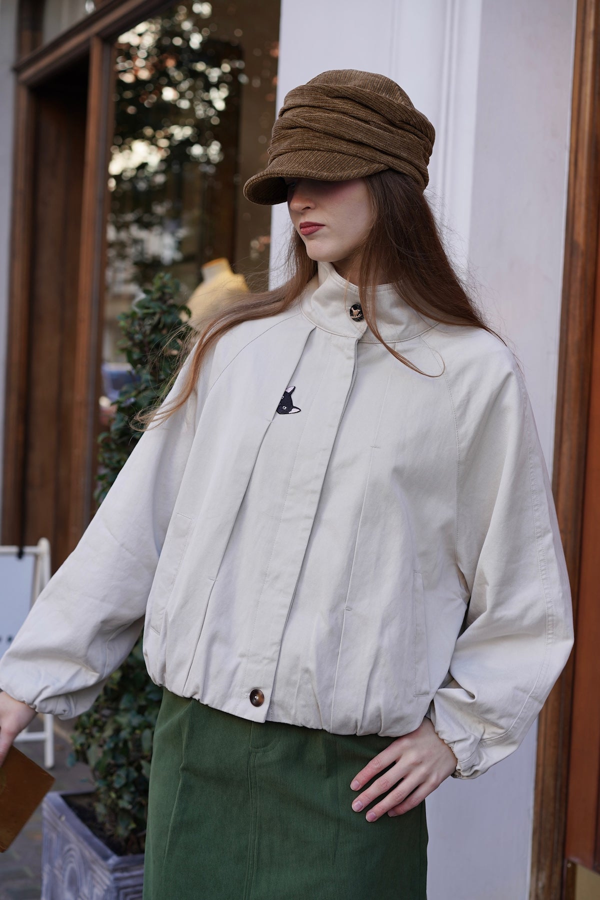 Startled Kitty Blouson Shirt (Cream)