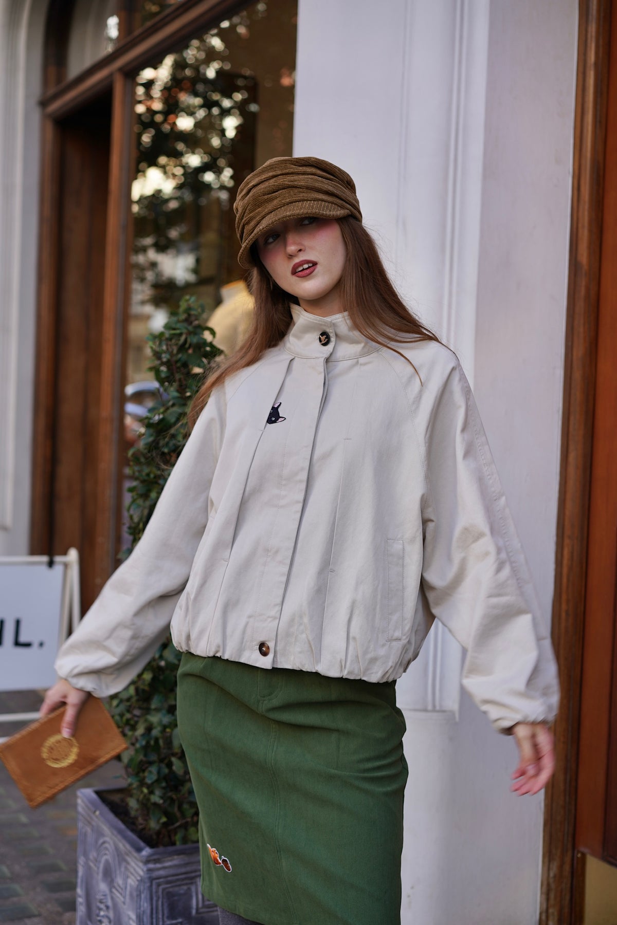 Startled Kitty Blouson Shirt (Cream)