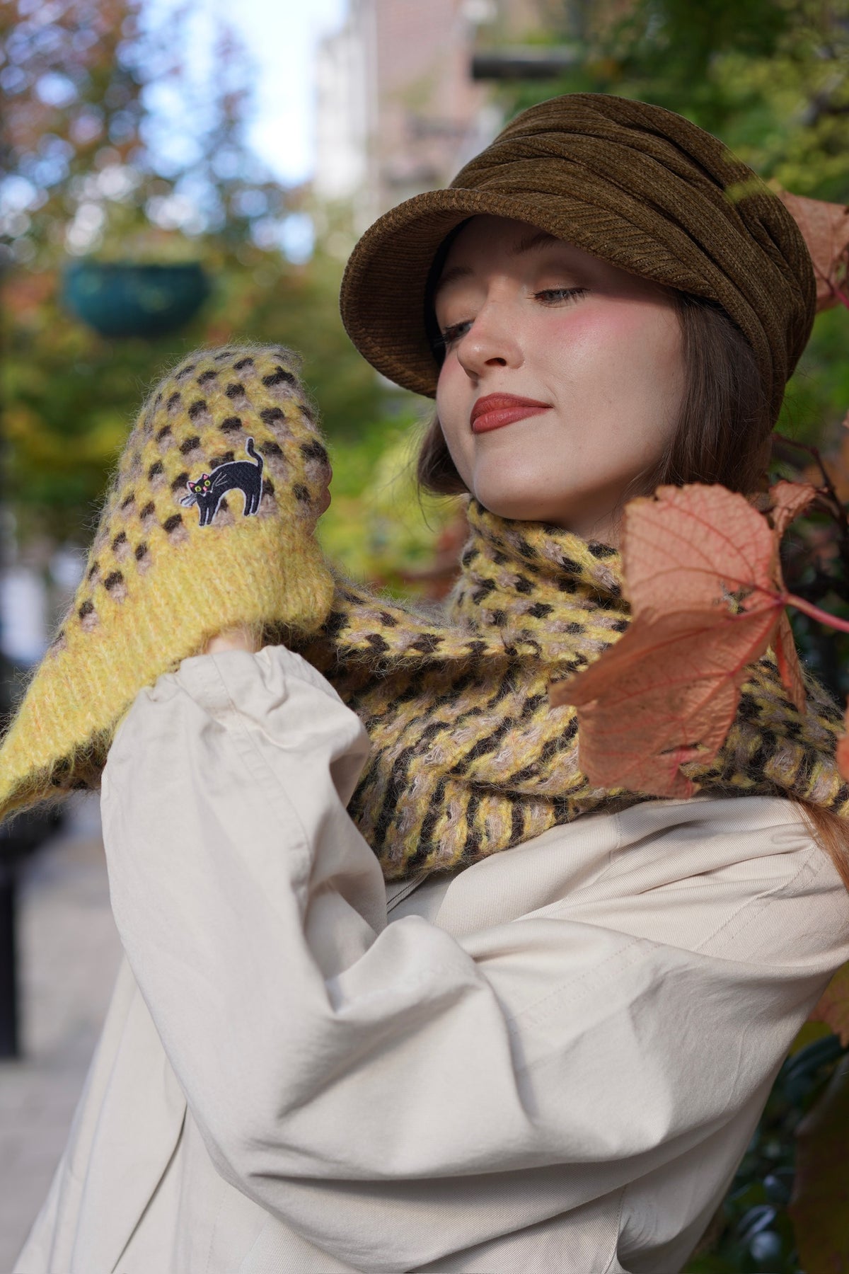 Startled Kitty Knit Scarf