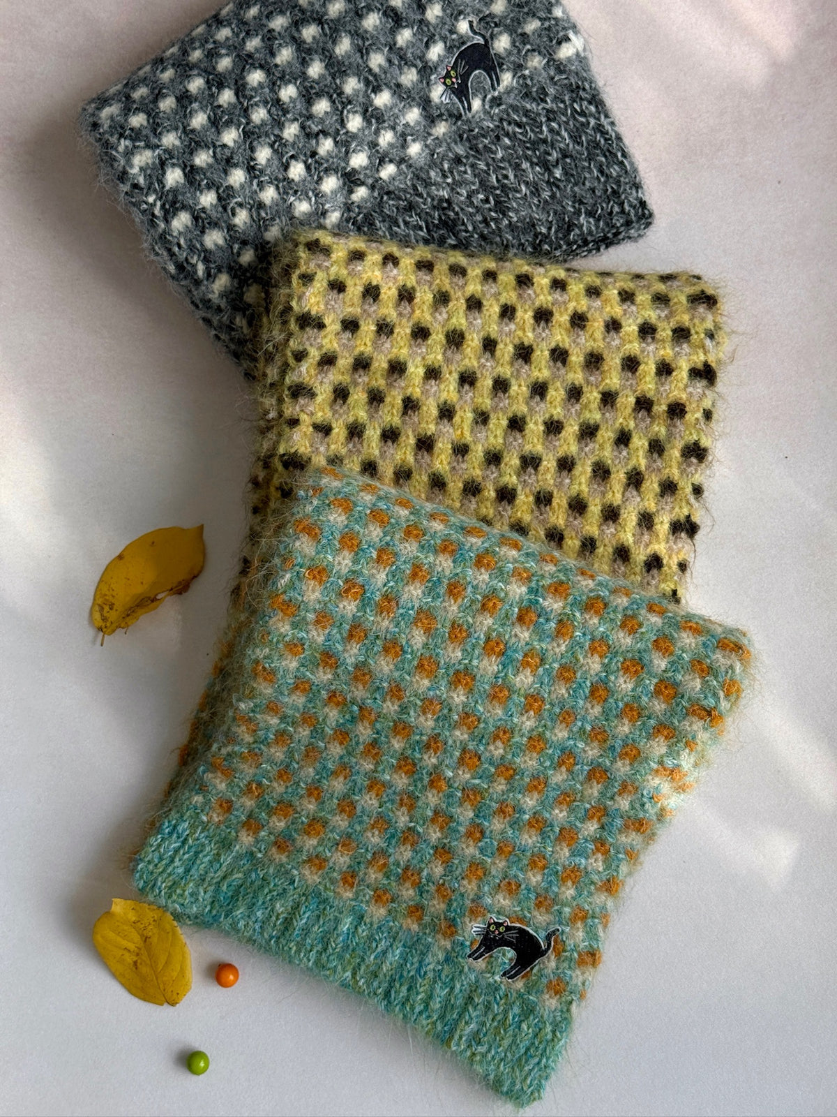 Startled Kitty Knit Scarf