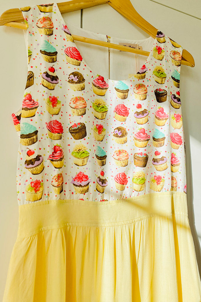 Summer Holiday Dress (Cupcake)