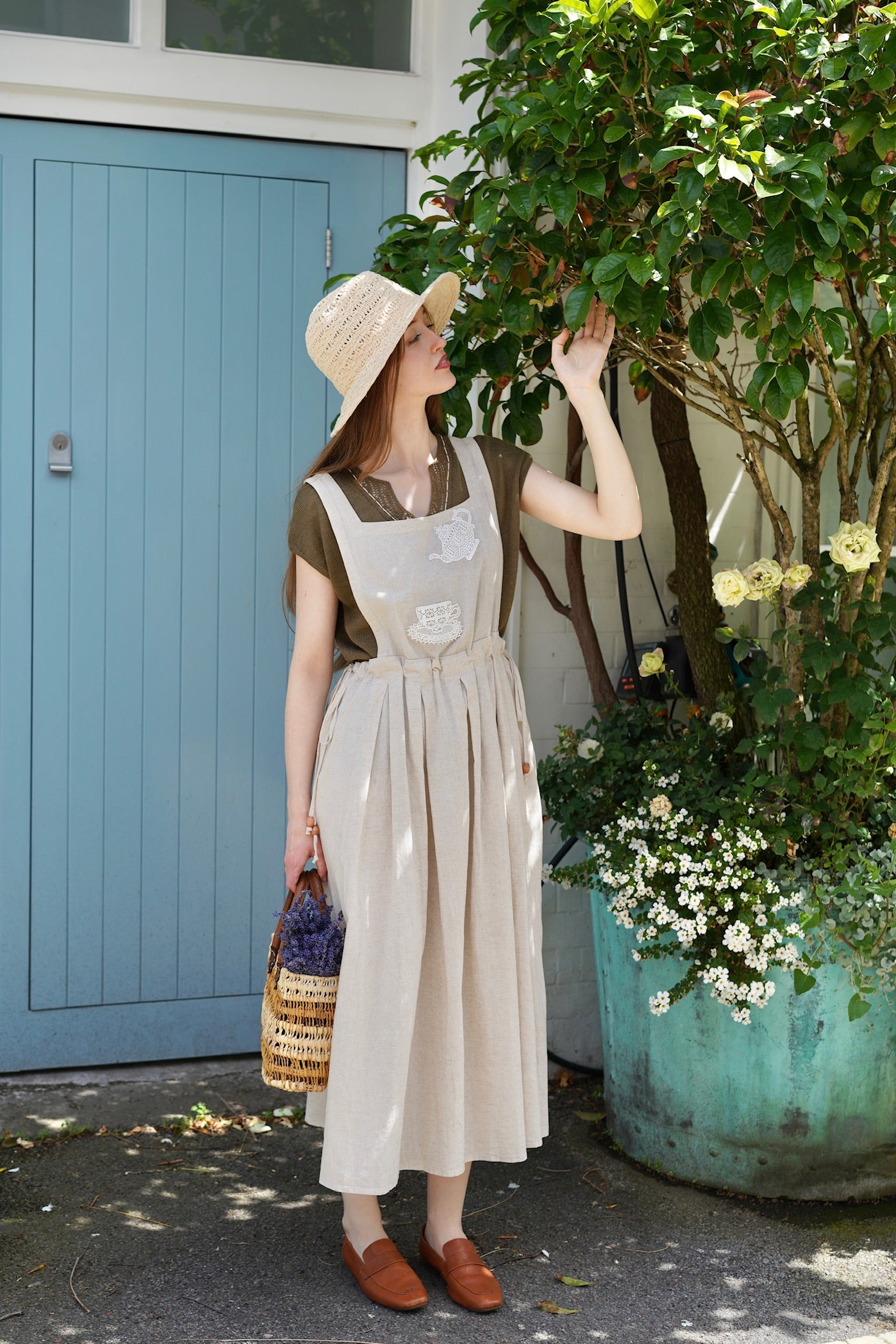 Tea Time Linen Pinafore Dress (Victorian Cream)