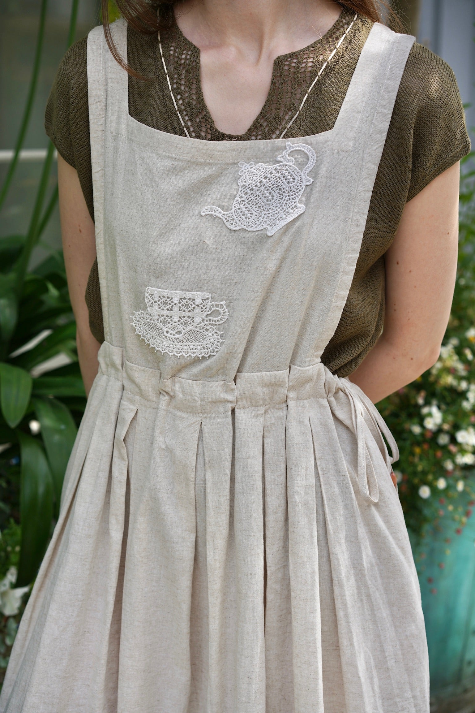 Tea Time Linen Pinafore Dress (Victorian Cream)