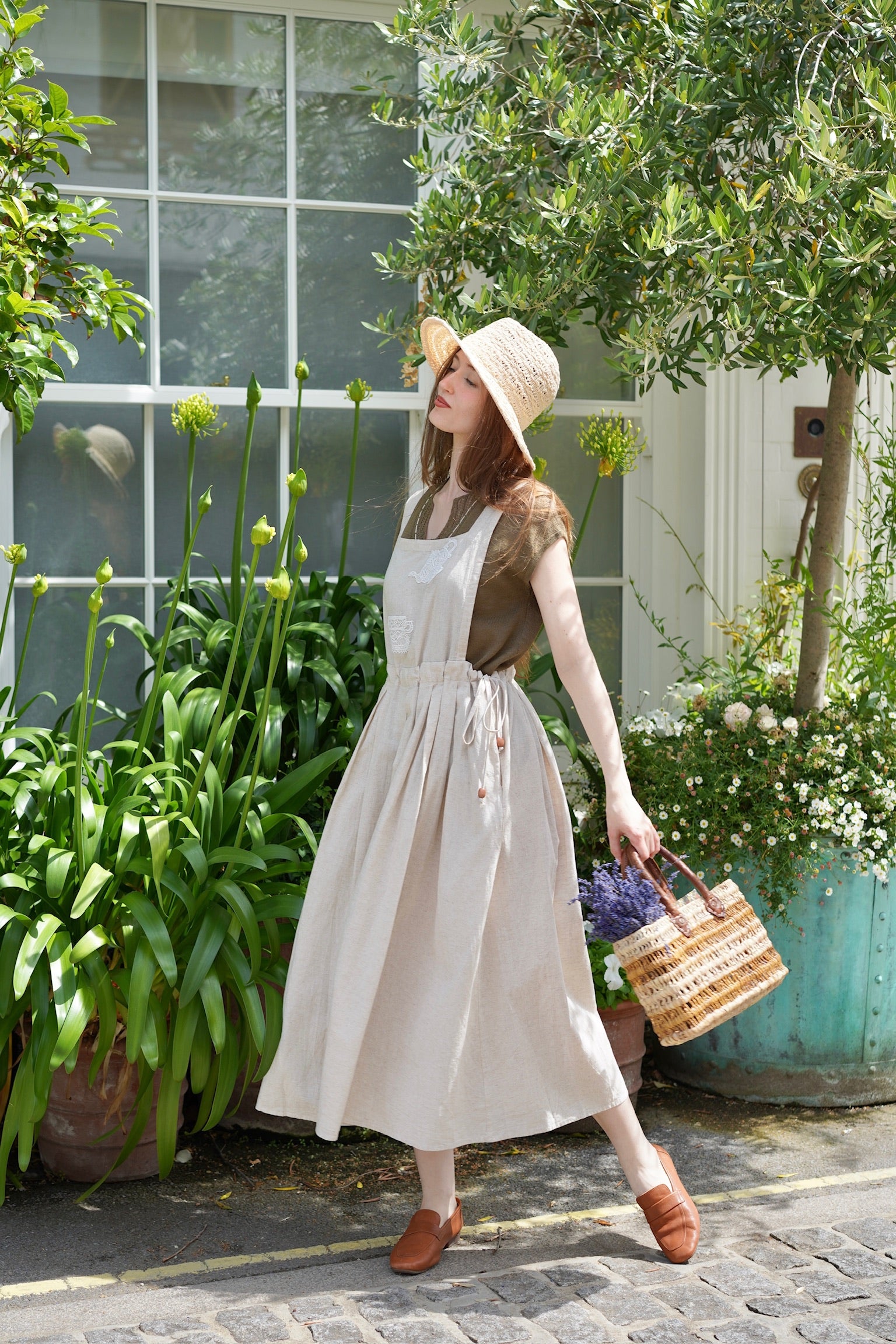 Tea Time Linen Pinafore Dress (Victorian Cream)