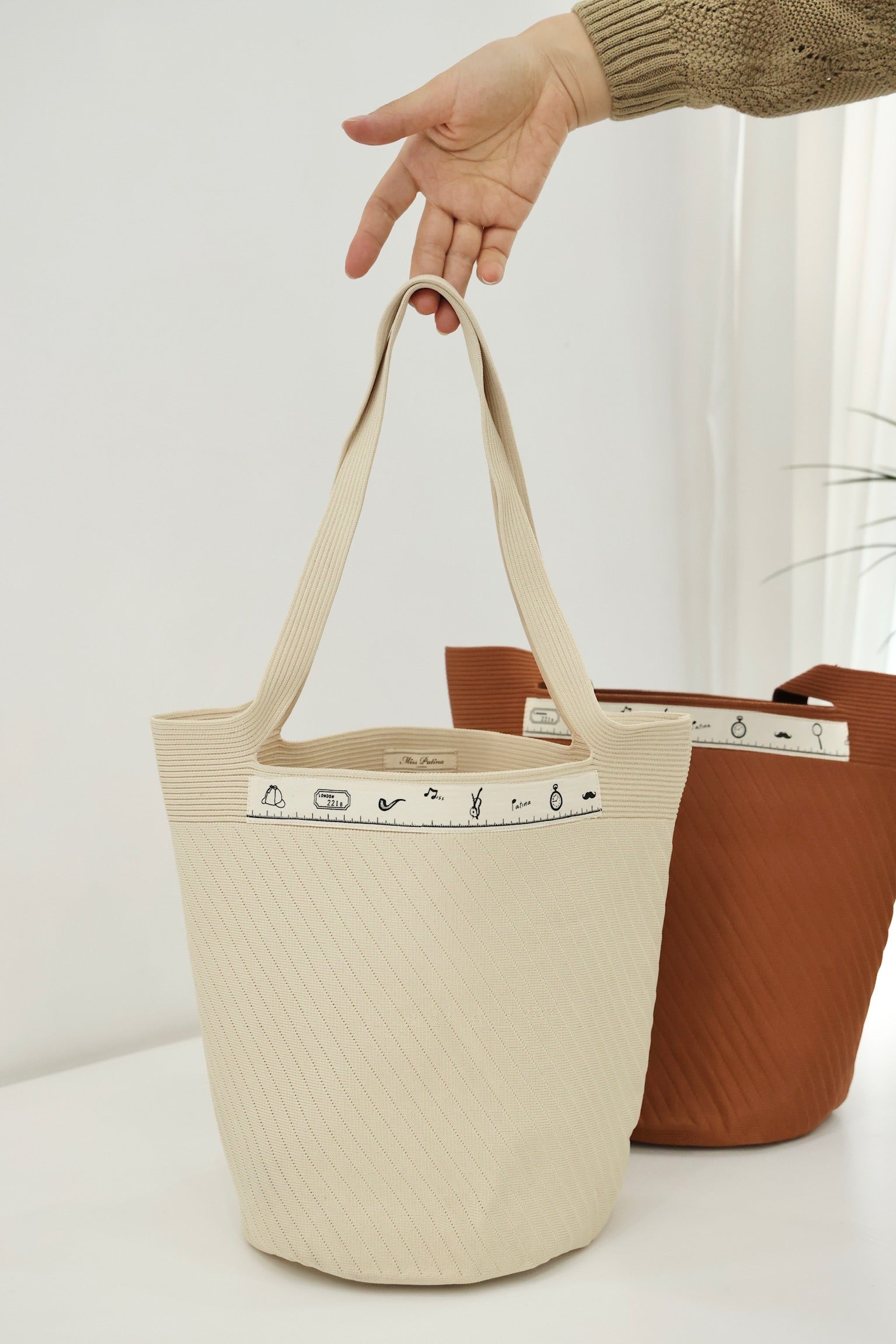 The Clue Tote (Ivory)