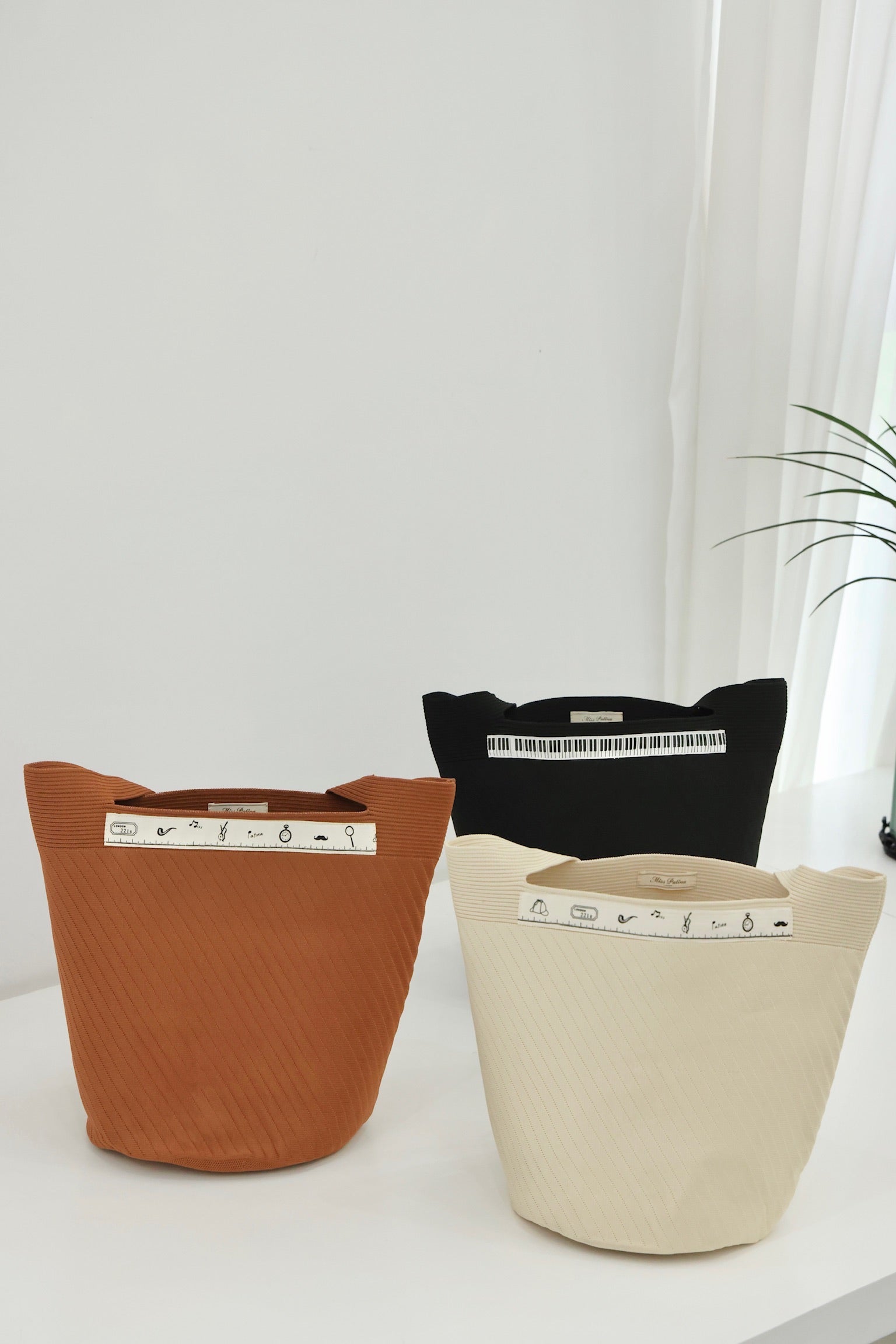 The Clue Tote (Pumpkin)