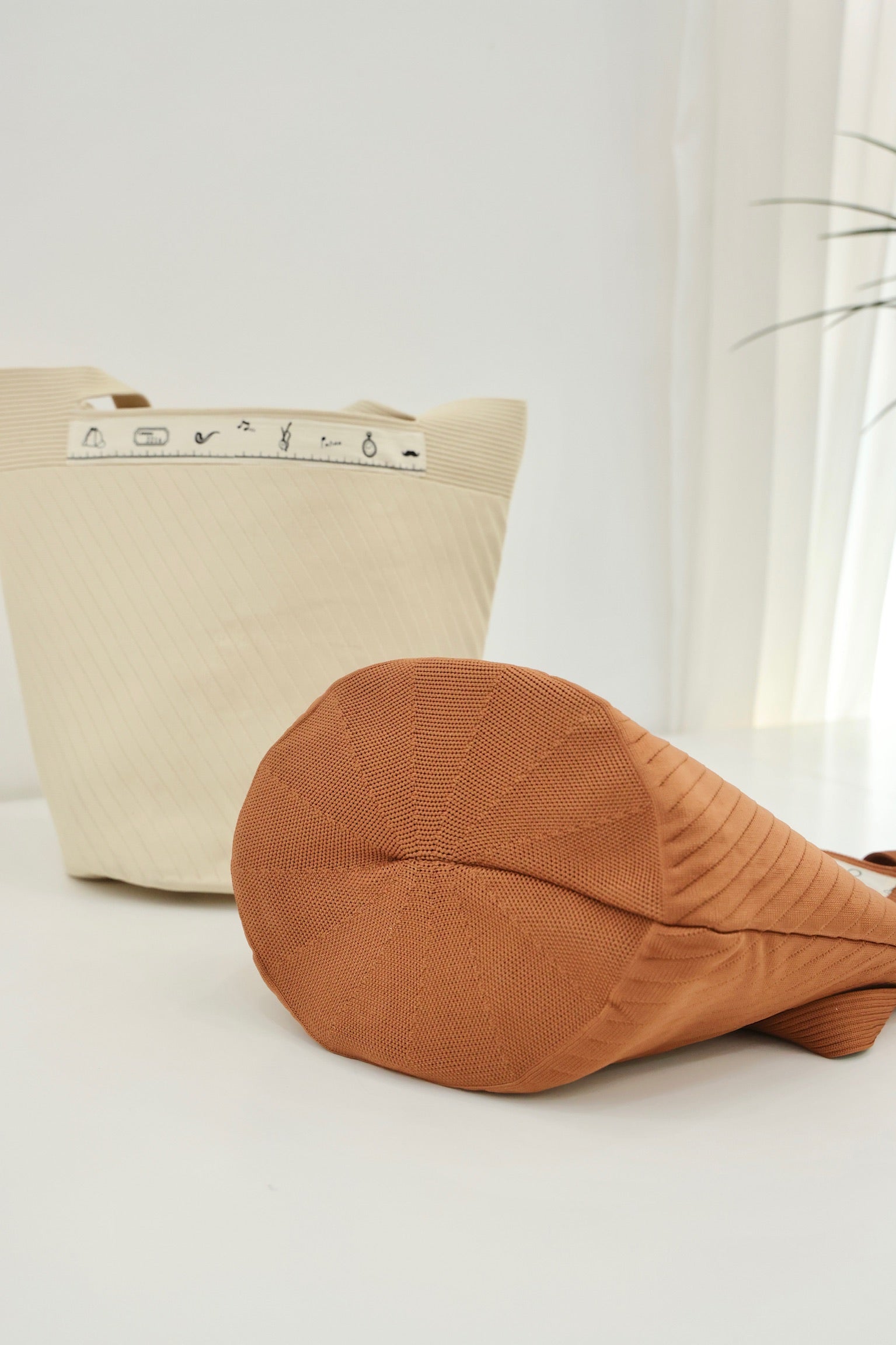 The Clue Tote (Pumpkin)