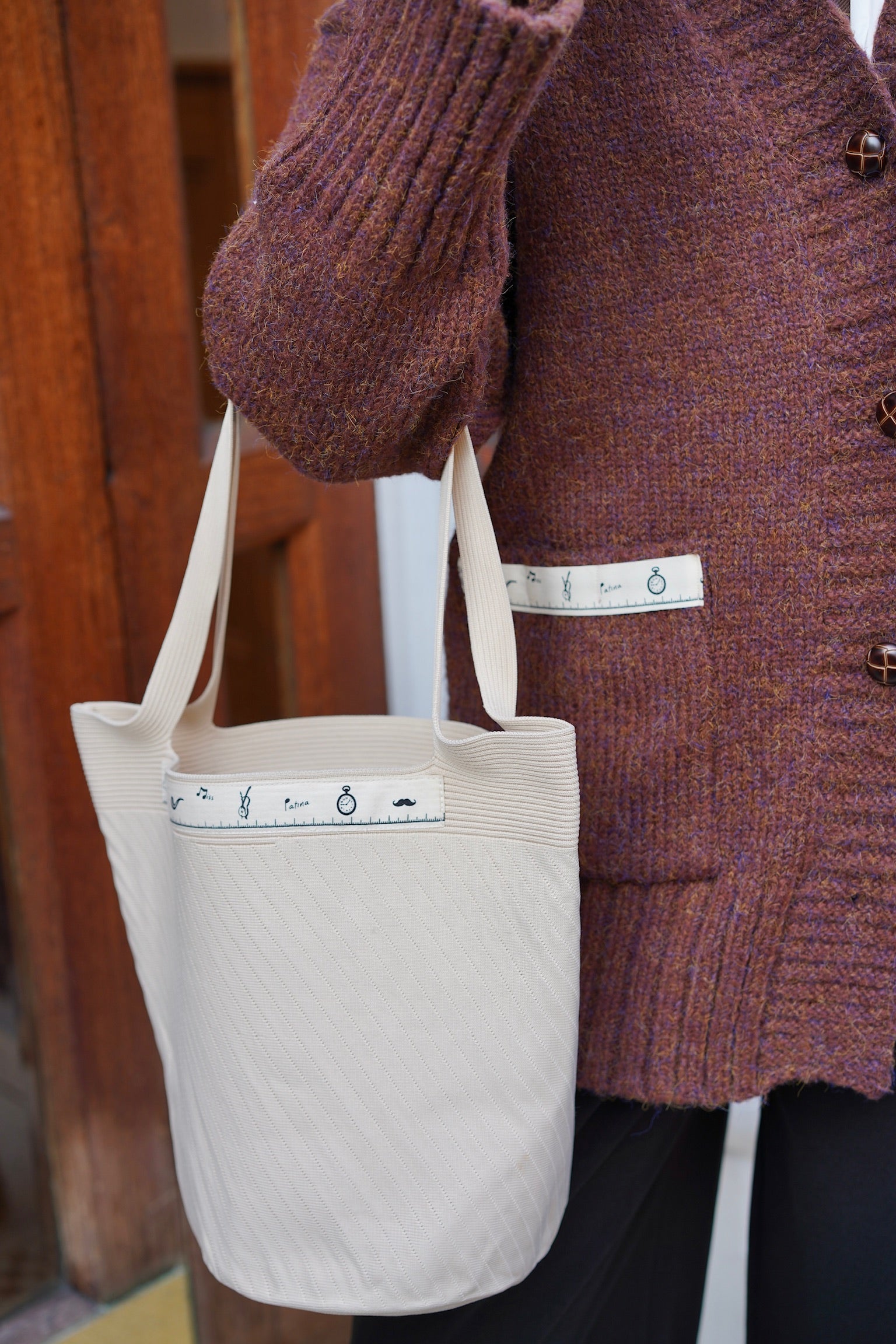 The Clue Tote (Ivory)