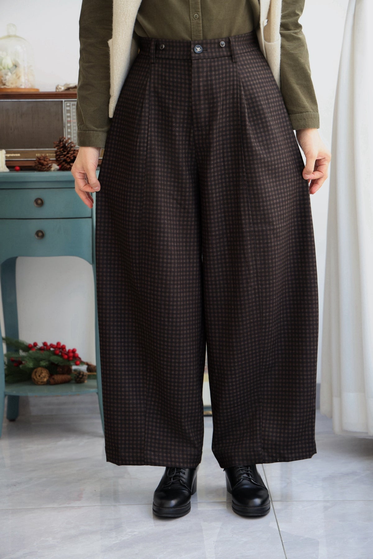 Thornfield Barrel-leg Trousers