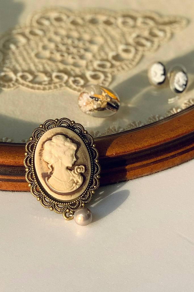 Victorian Cameo Lady Brooch Pin