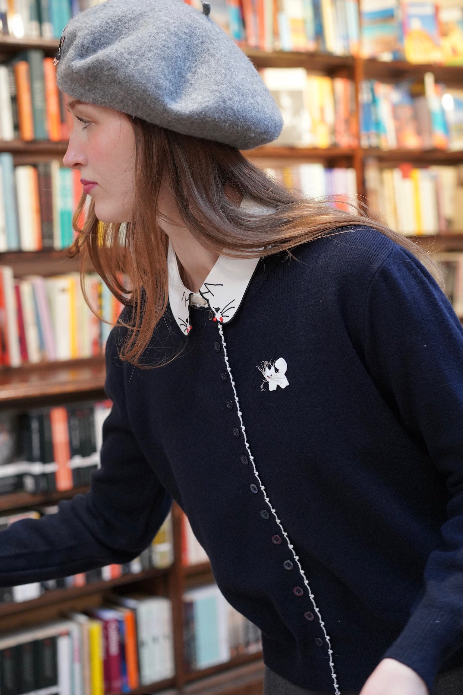 Whisker Cat Contrast Edge Cardigan (Navy)
