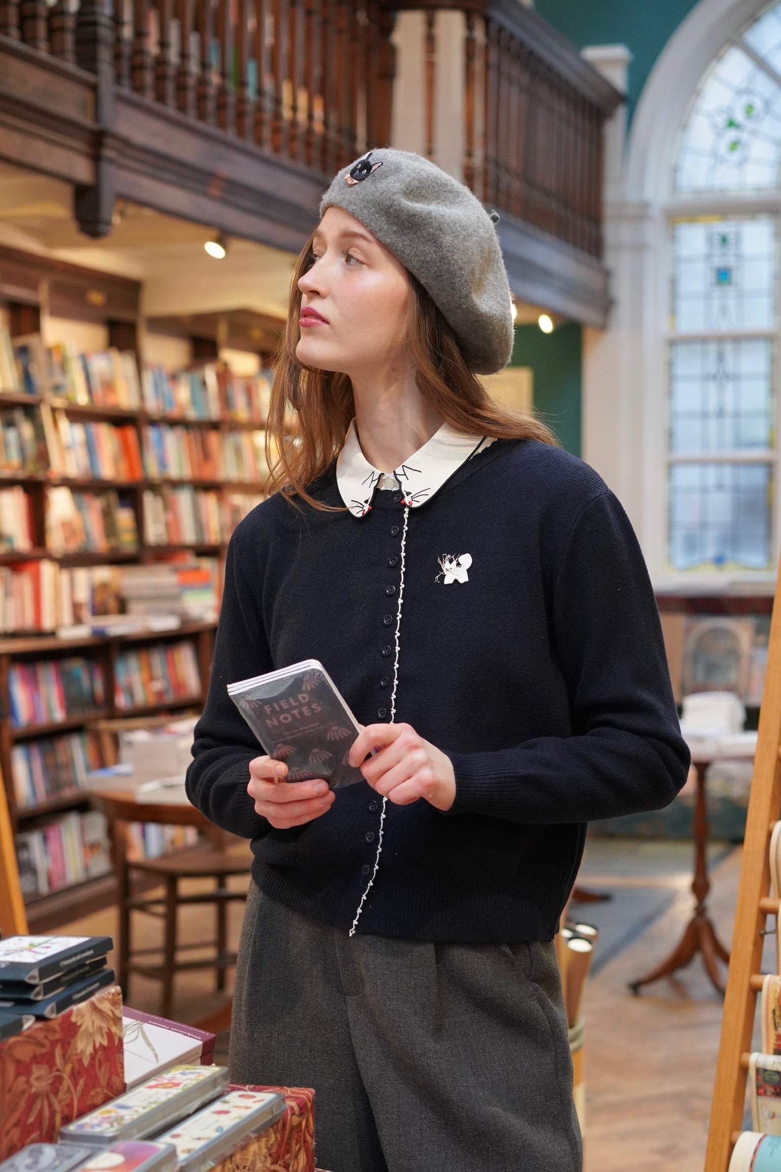 Whisker Cat Contrast Edge Cardigan (Navy)