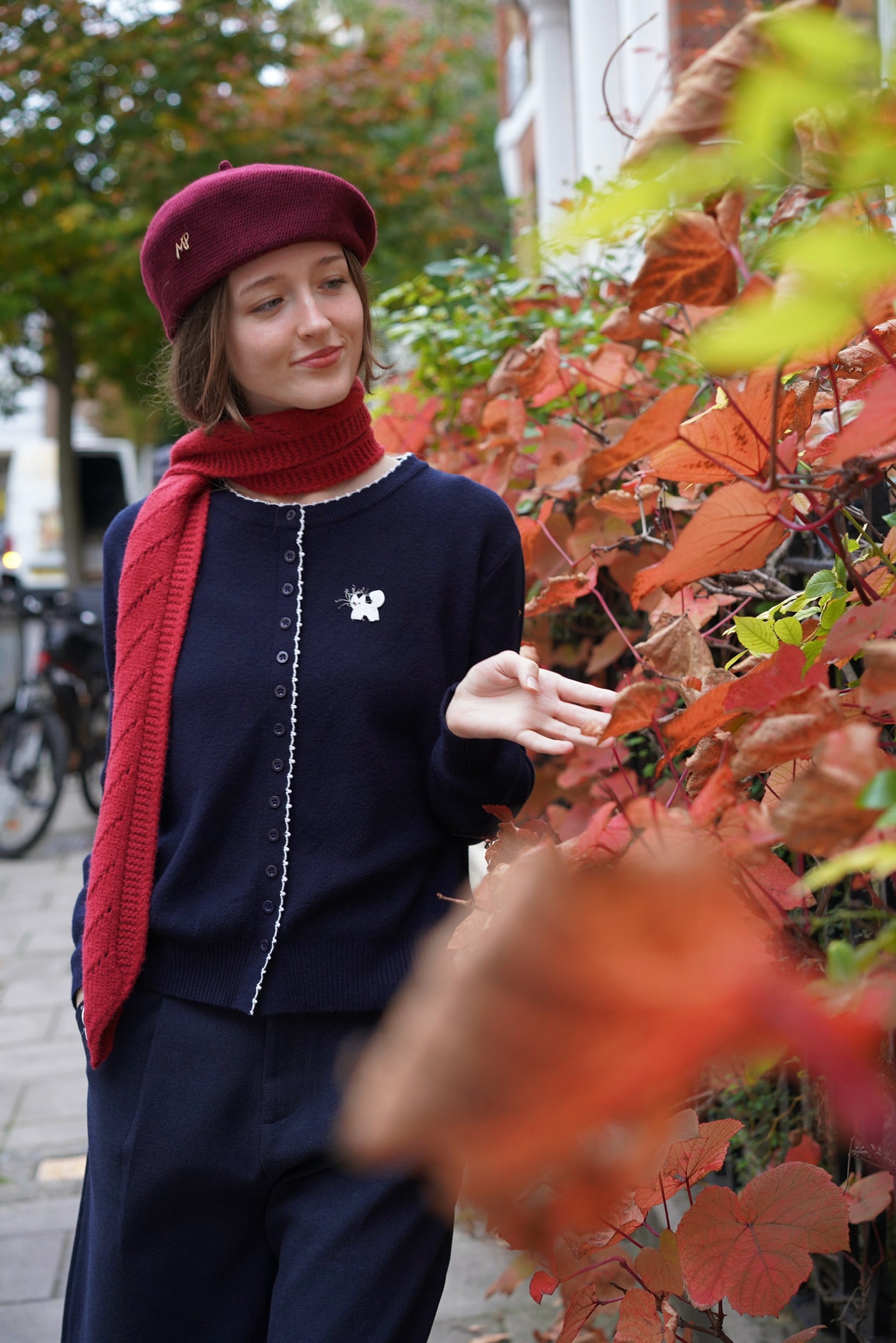 Whisker Cat Contrast Edge Cardigan (Navy)